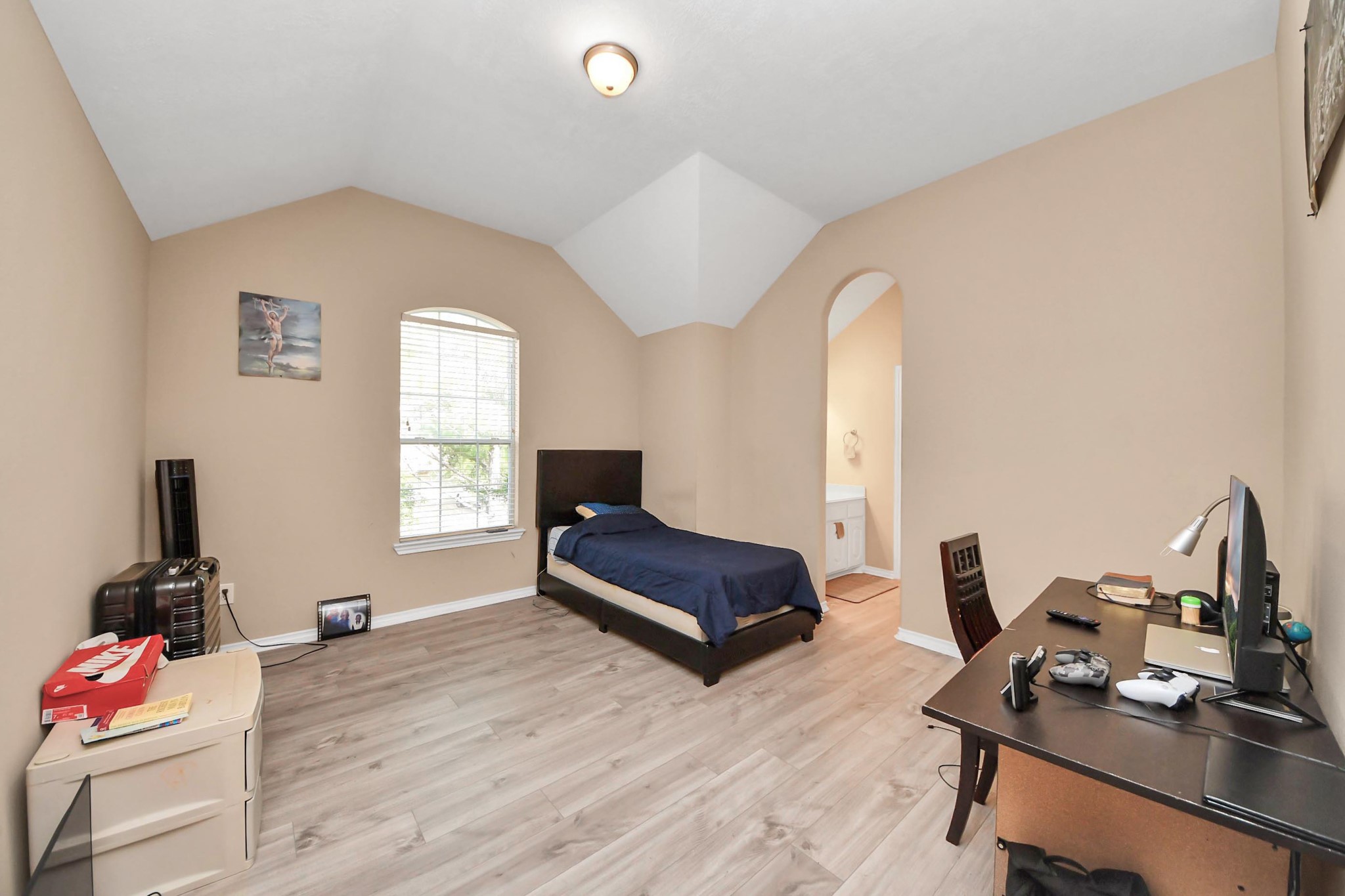 706 River Delta Lane Rosenberg, TX 77469 - Photo 38 of 50 a living room with furniture and a window