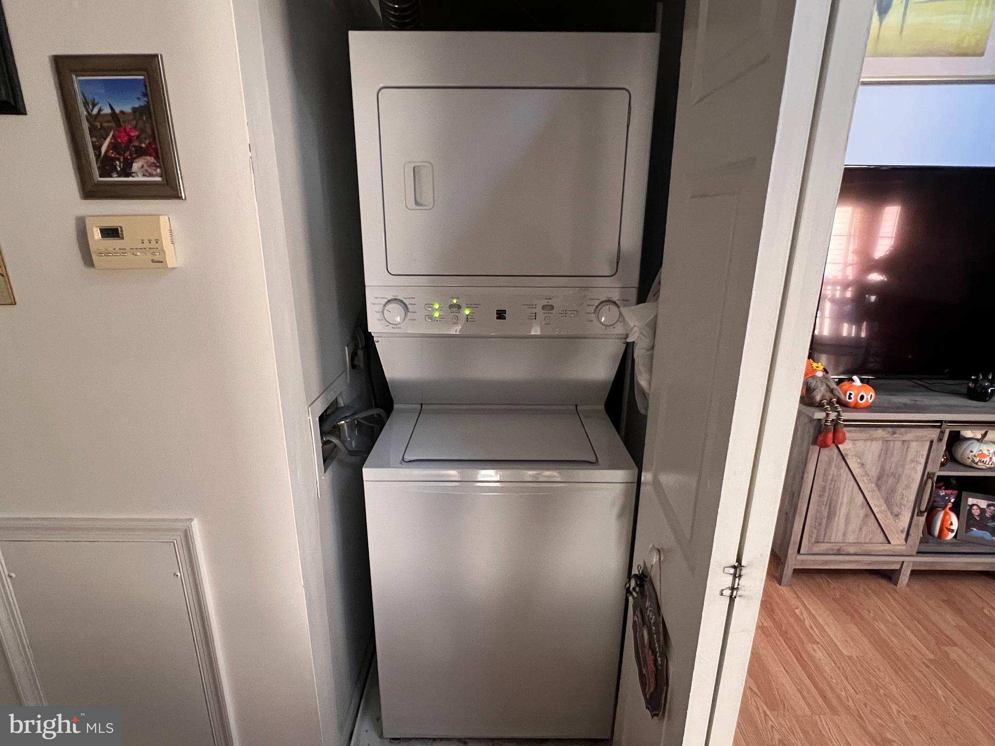 87 Whetstone Road Horsham, PA 19044 - Photo 17 of 20 a utility room with dryer and washer