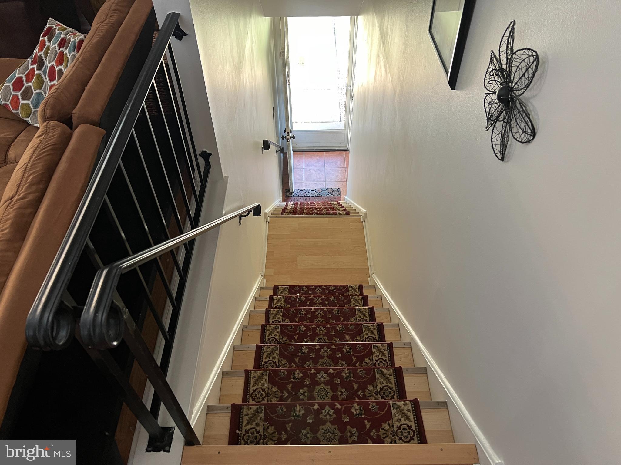 87 Whetstone Road Horsham, PA 19044 - Photo 4 of 20 a bathroom with a bathtub and a shower