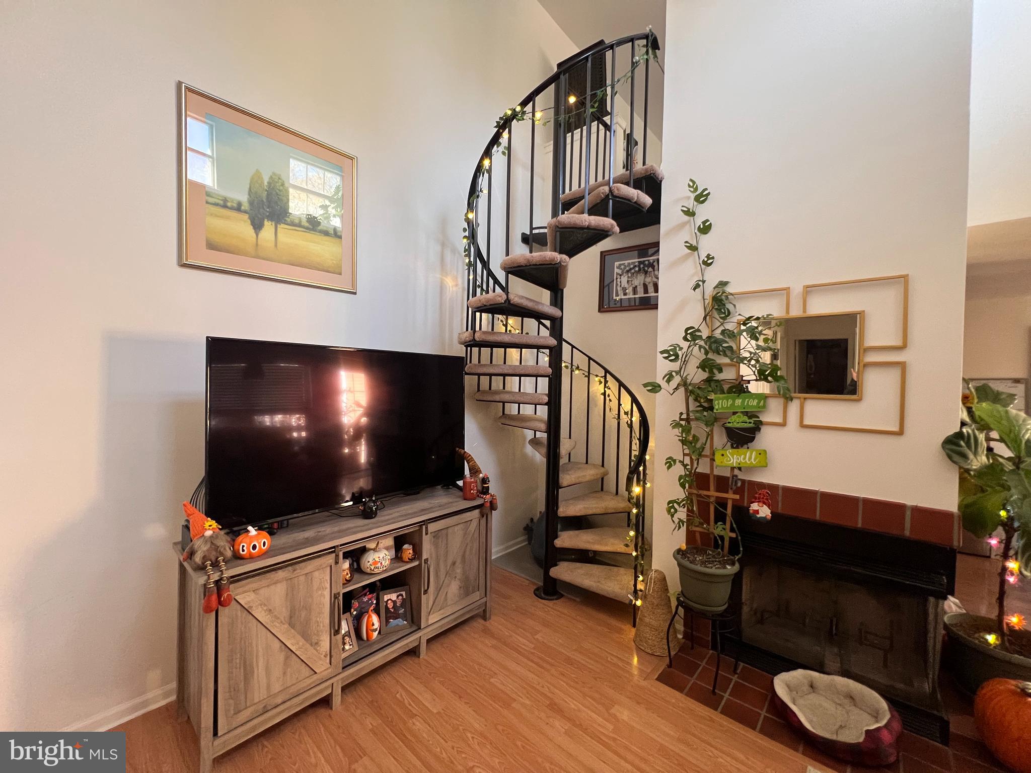 87 Whetstone Road Horsham, PA 19044 - Photo 7 of 20 a living room with furniture and a flat screen tv