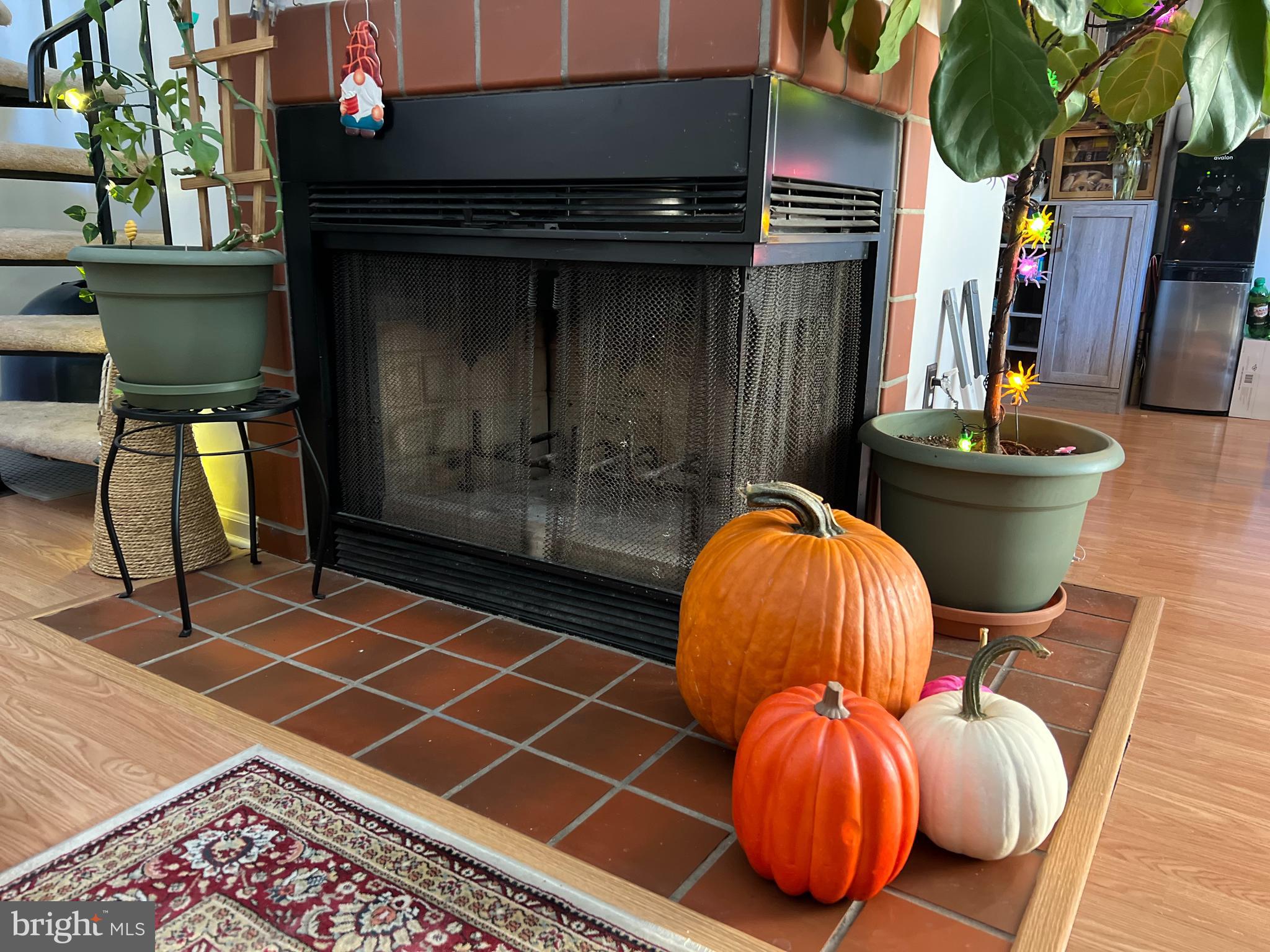 87 Whetstone Road Horsham, PA 19044 - Photo 9 of 20 a backyard of a house with seating space
