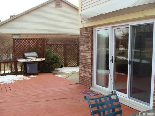 1607 Hillside Lane Rochester, MI 48307 - Photo 17 of 39 Deck to Family Room.jpg