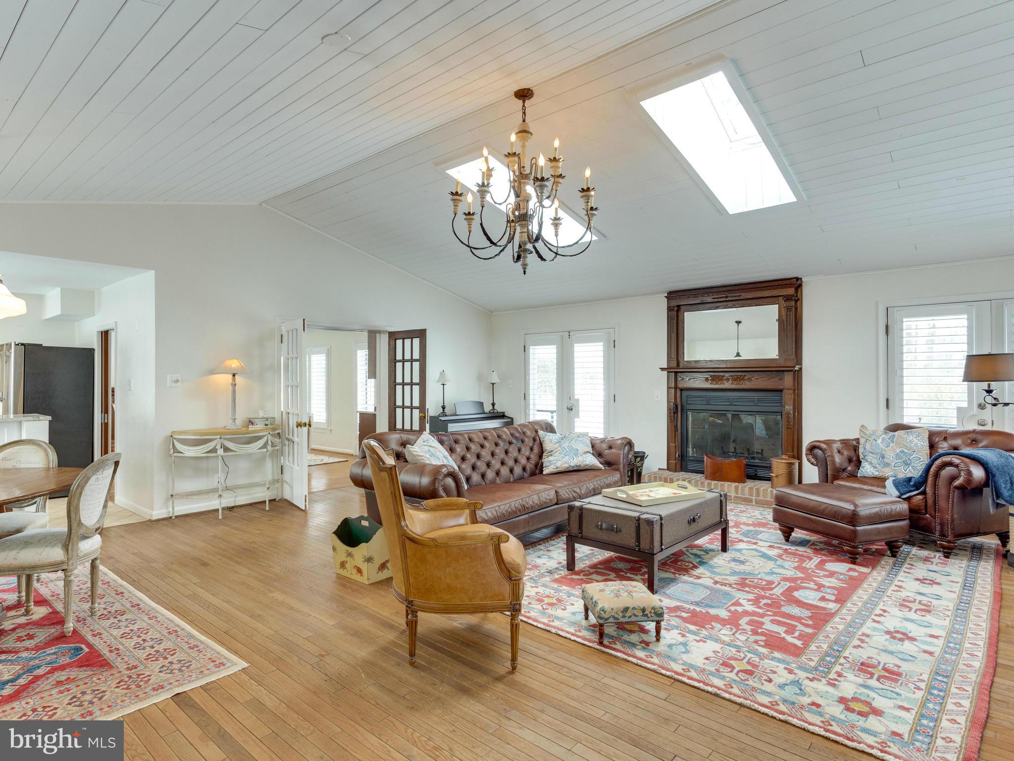 2780 Hill Road Vienna, VA 22181 - Photo 13 of 29 Family Room