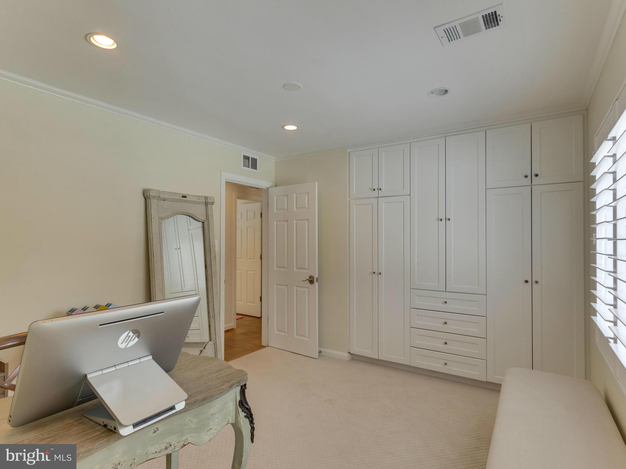 2780 Hill Road Vienna, VA 22181 - Photo 16 of 29 Bedroom
