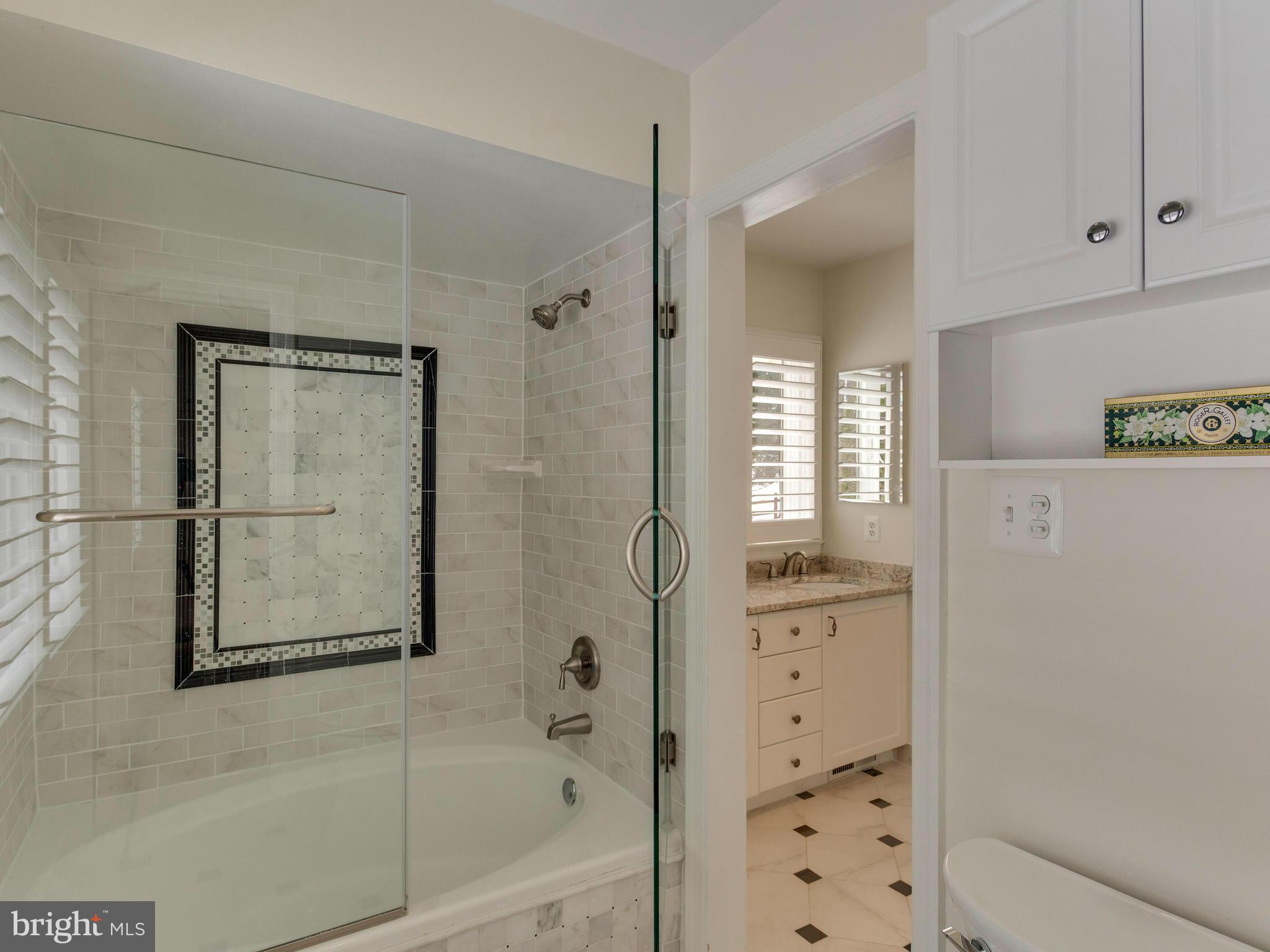 2780 Hill Road Vienna, VA 22181 - Photo 18 of 29 Bath (Master)