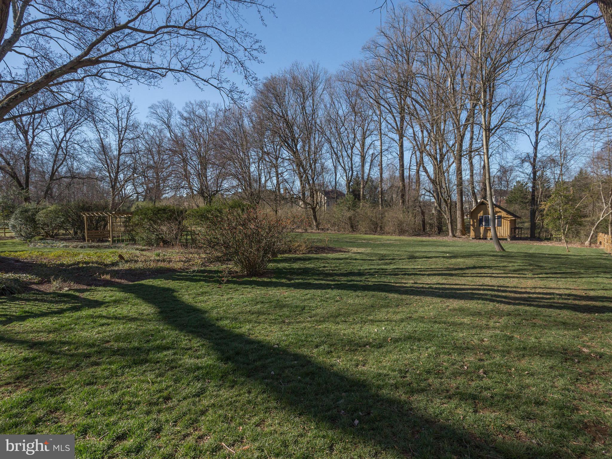 2780 Hill Road Vienna, VA 22181 - Photo 27 of 29 Exterior (Rear)