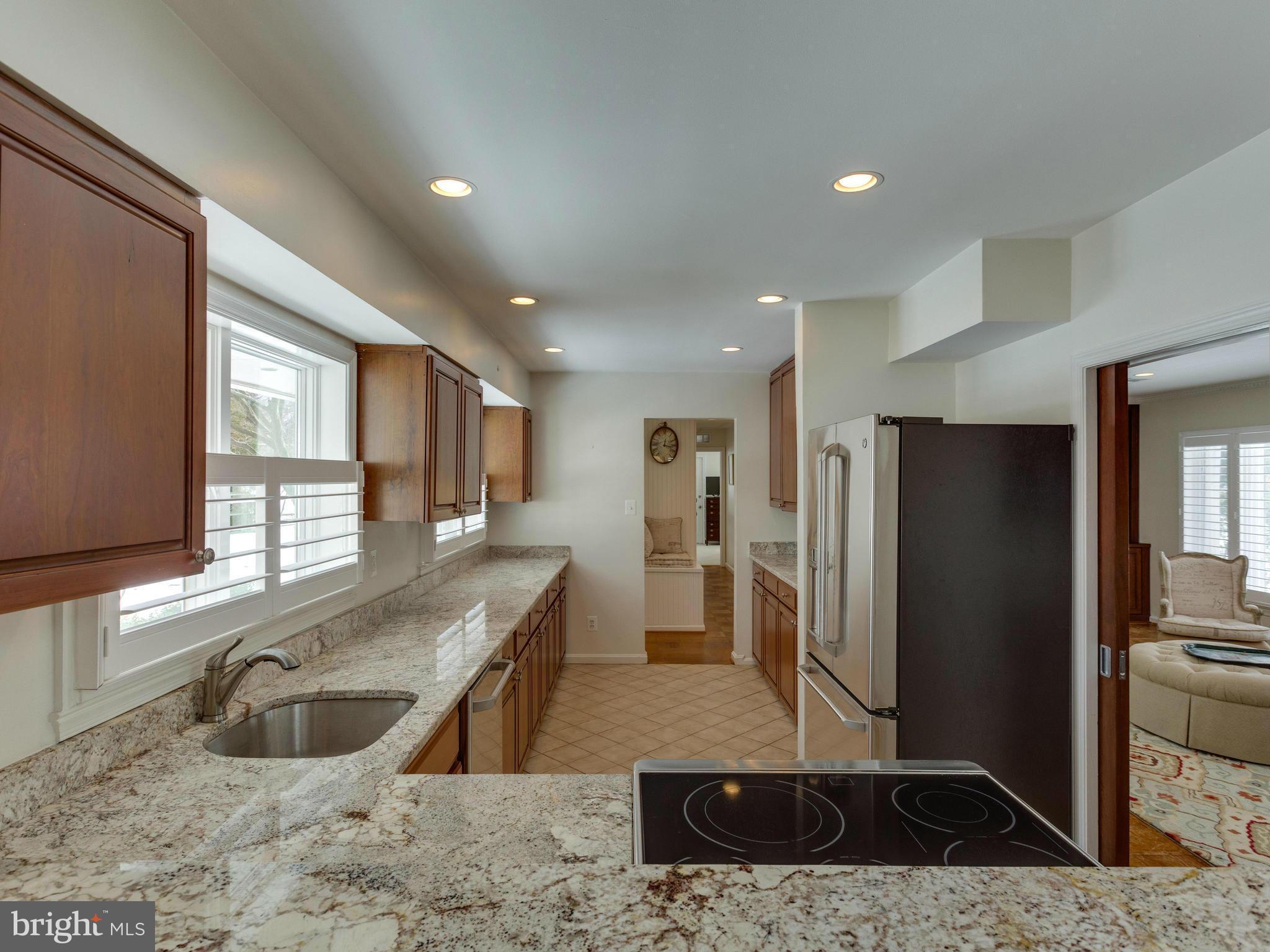 2780 Hill Road Vienna, VA 22181 - Photo 6 of 29 Kitchen