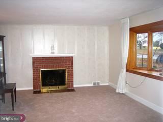 218 Walnut Road Wallingford, PA 19086 - Photo 3 of 6