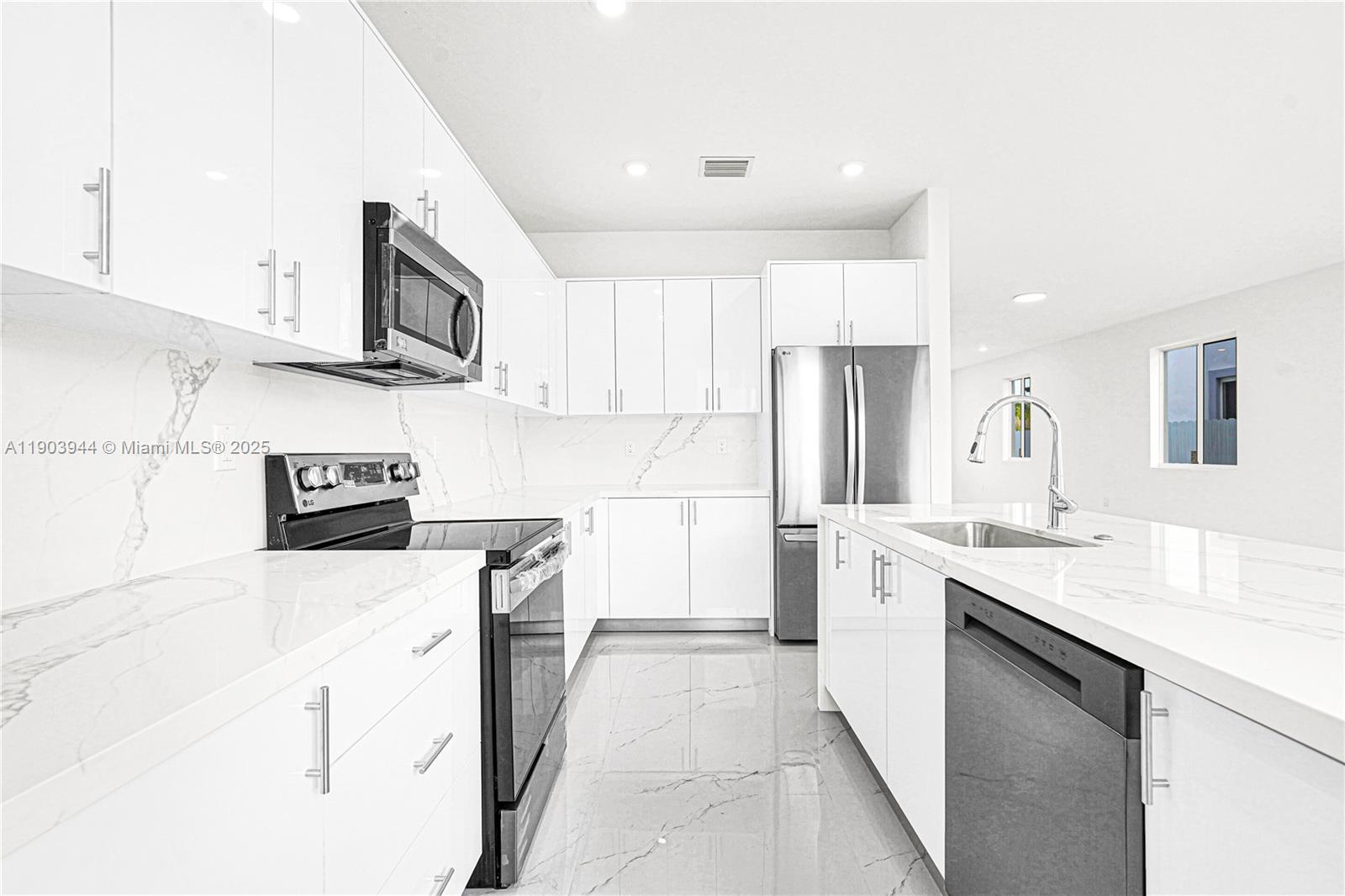 22555 Southwest 125th Avenue, Unit 13A Miami, FL 33170 - Photo 46 of 100