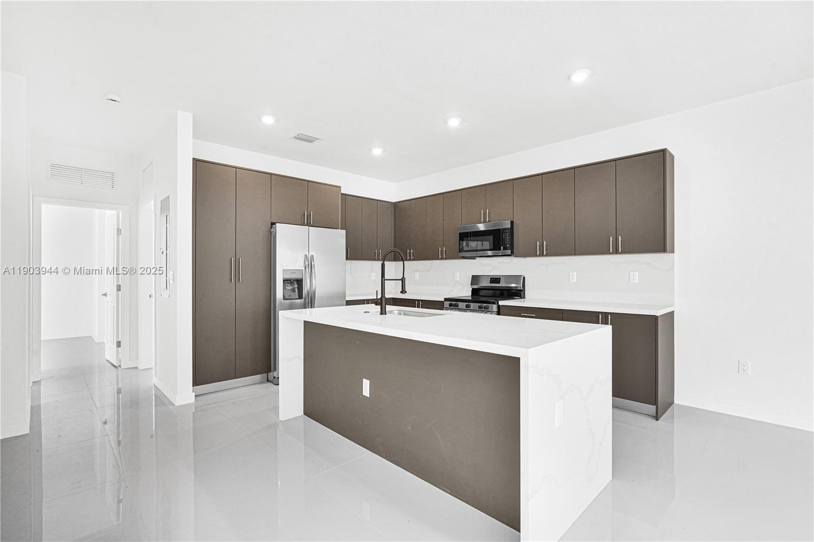 22555 Southwest 125th Avenue, Unit 13A Miami, FL 33170 - Photo 7 of 100