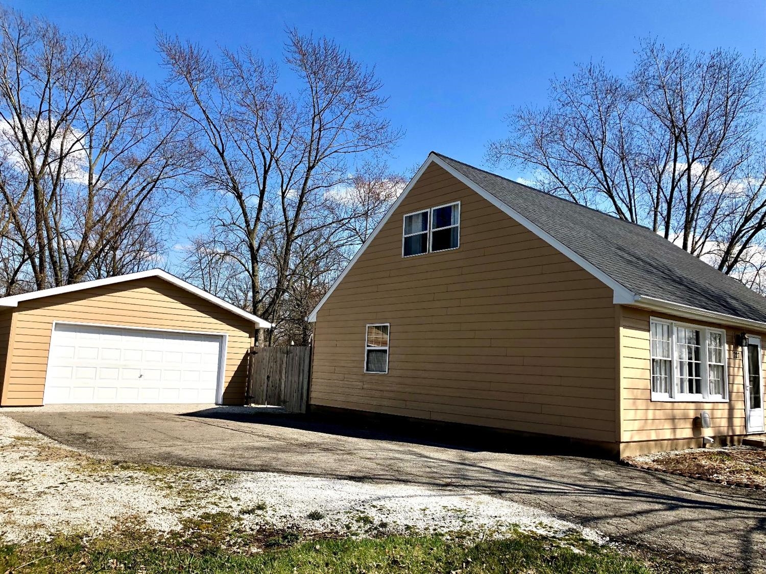 727 Juniper Road Valparaiso, IN 46385 - Photo 3 of 10 1500x1124