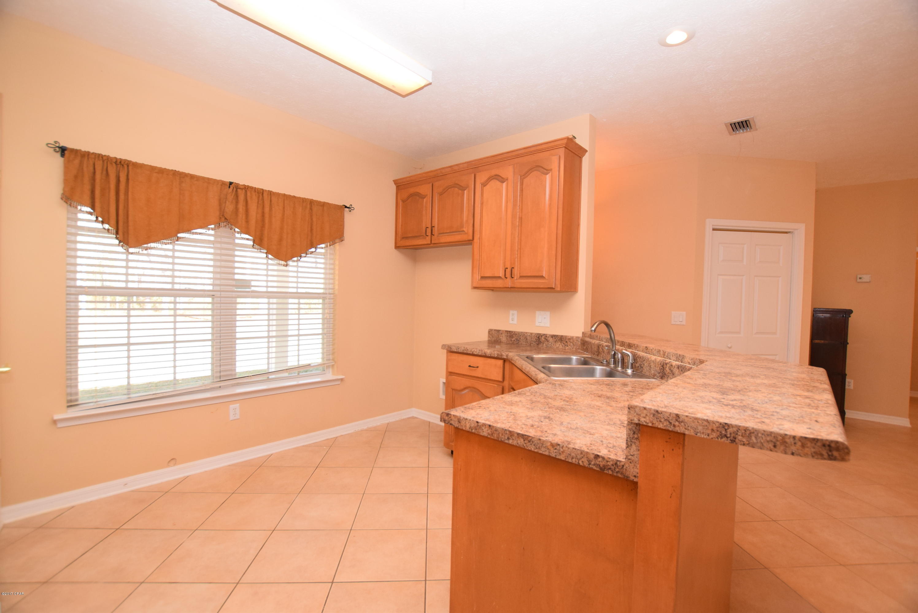 3449 Pioneer Road Vernon, FL 32462 - Photo 7 of 42 Gallery Image 7