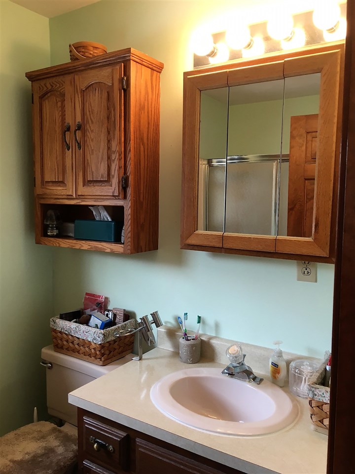 82 Peaslee Road Merrimack, NH 03054 - Photo 13 of 28