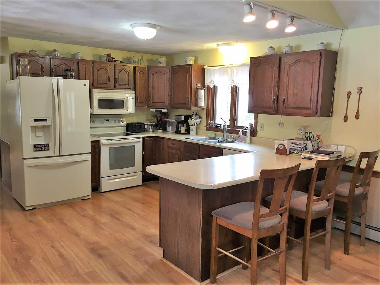 82 Peaslee Road Merrimack, NH 03054 - Photo 3 of 28