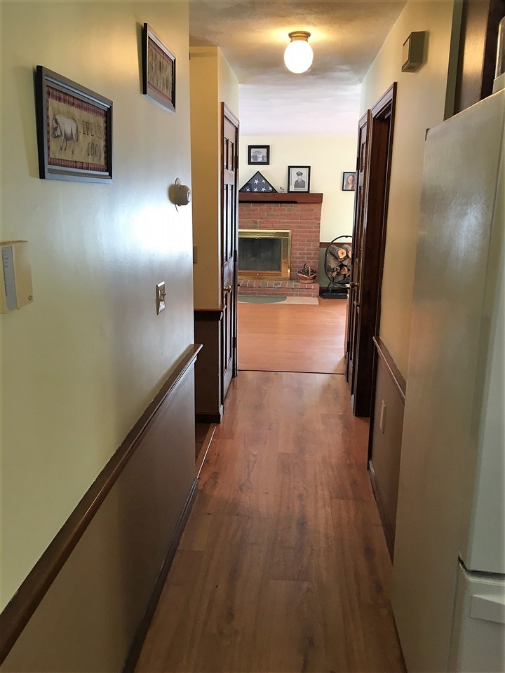 82 Peaslee Road Merrimack, NH 03054 - Photo 9 of 28