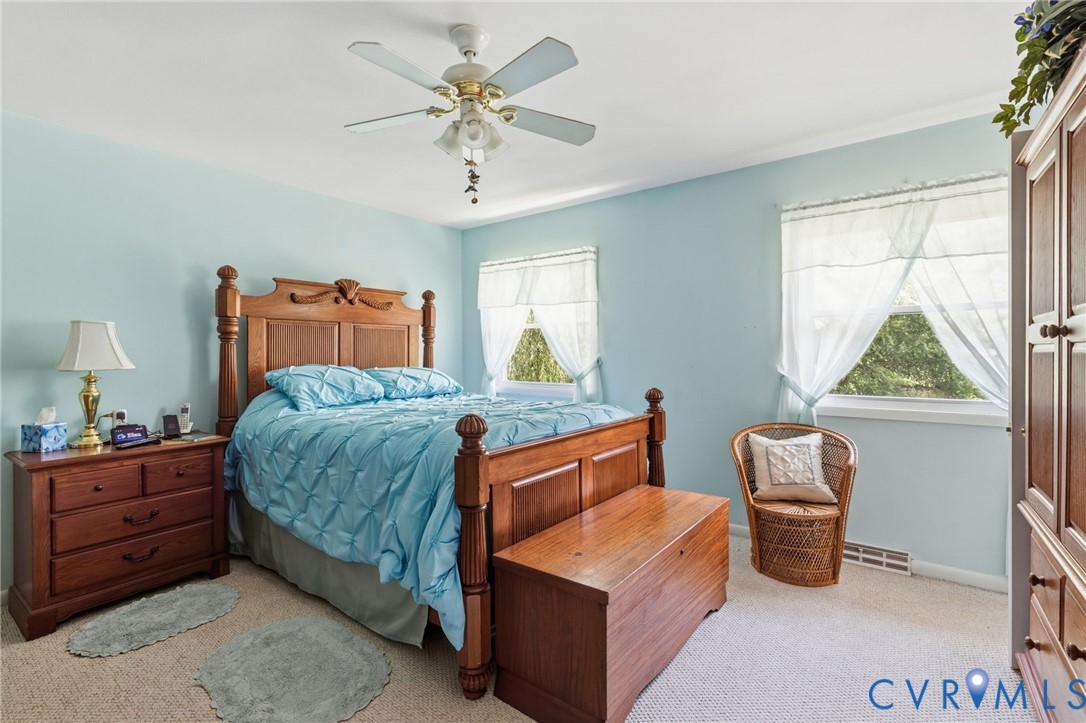 4512 Forrestal Road Chester, VA 23831 - Photo 18 of 47
