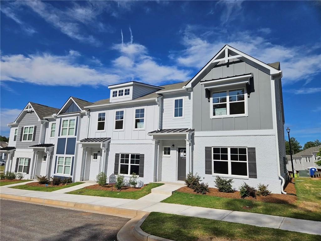 2524 Riverside Court Northeast Conyers, GA 30013 - Photo 2 of 32