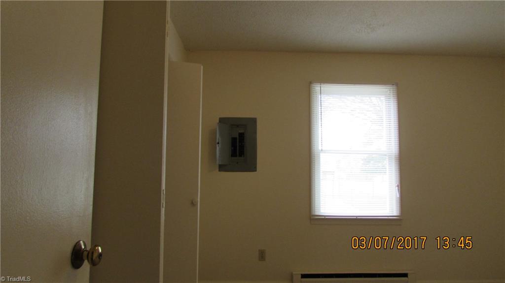 119 Spring Garden Circle High Point, NC 27260 - Photo 5 of 8 Gallery Image 5