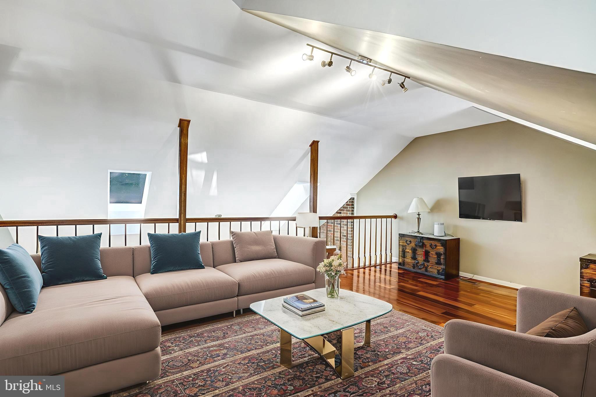 7832 Valleyfield Drive Springfield, VA 22153 - Photo 5 of 24