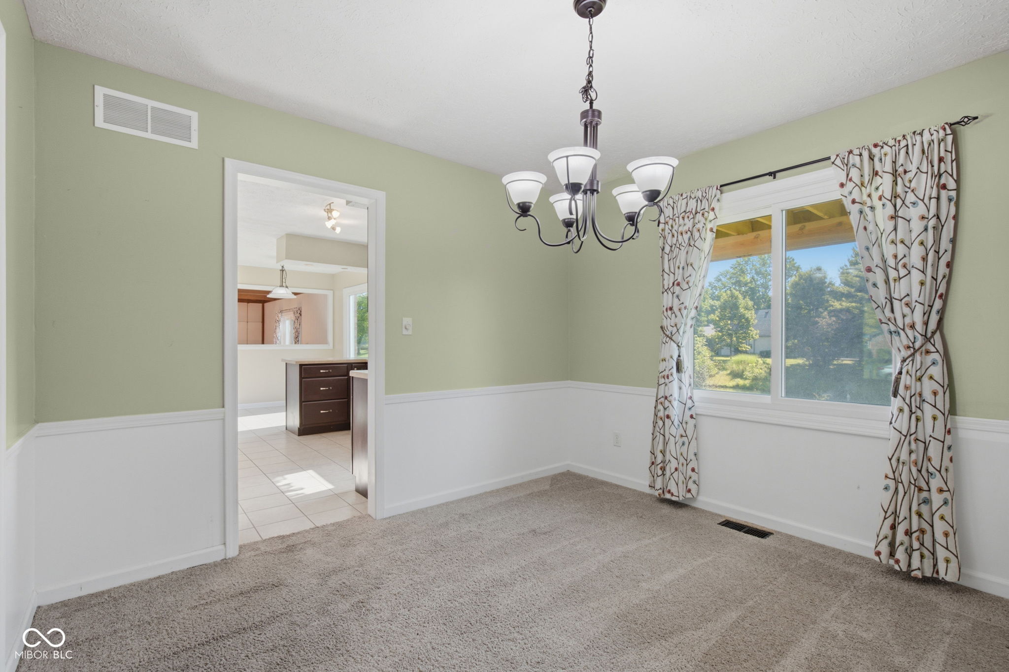 7957 Castle Lake Road Indianapolis, IN 46256 - Photo 9 of 53