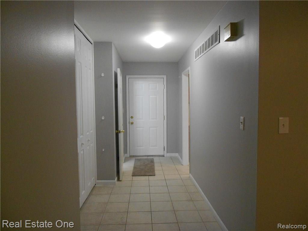 32282 West 12 Mile Road Farmington Hills, MI 48334 - Photo 3 of 20