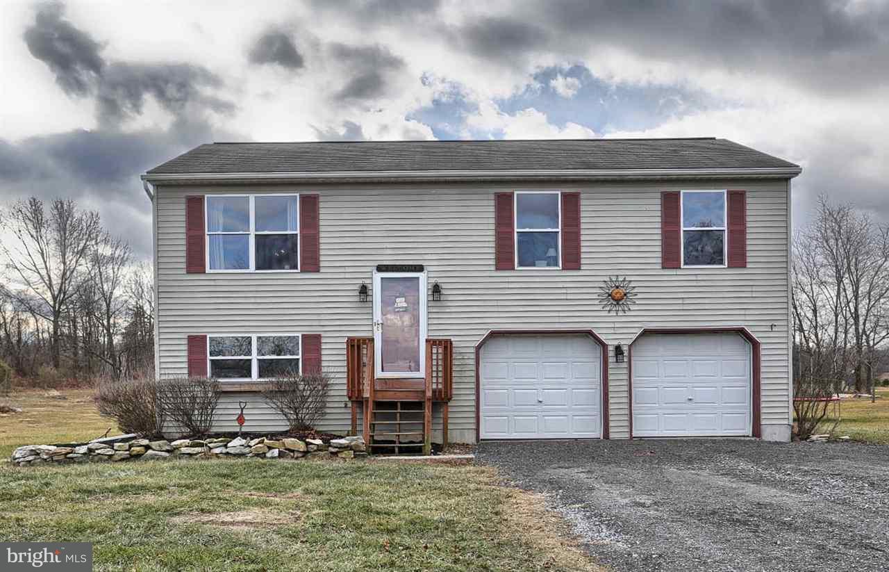 422 Crossroad School Road Carlisle, PA 17015 - Photo 2 of 24 Gallery Image 2