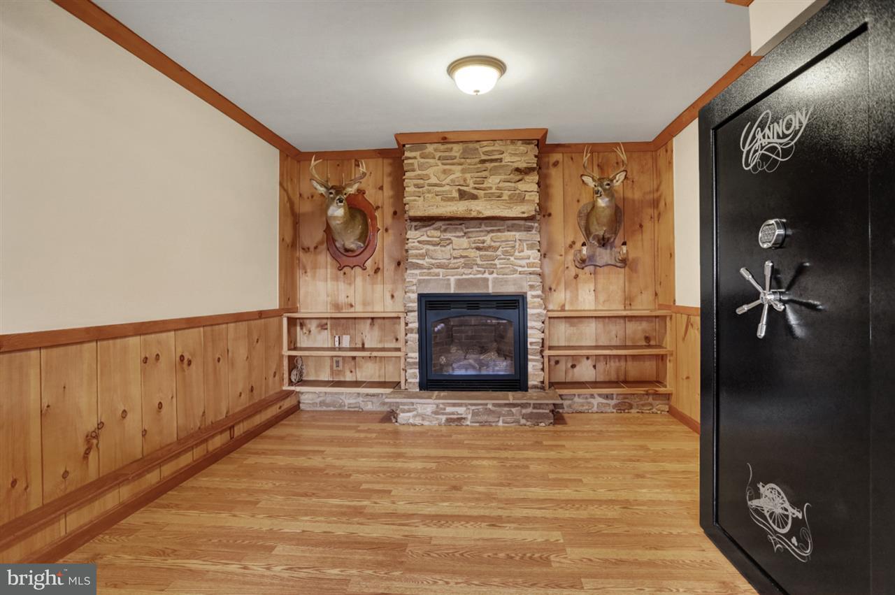 422 Crossroad School Road Carlisle, PA 17015 - Photo 18 of 24 Gallery Image 18