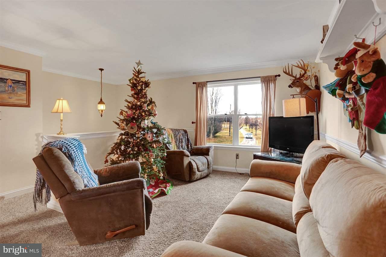 422 Crossroad School Road Carlisle, PA 17015 - Photo 4 of 24 Gallery Image 4