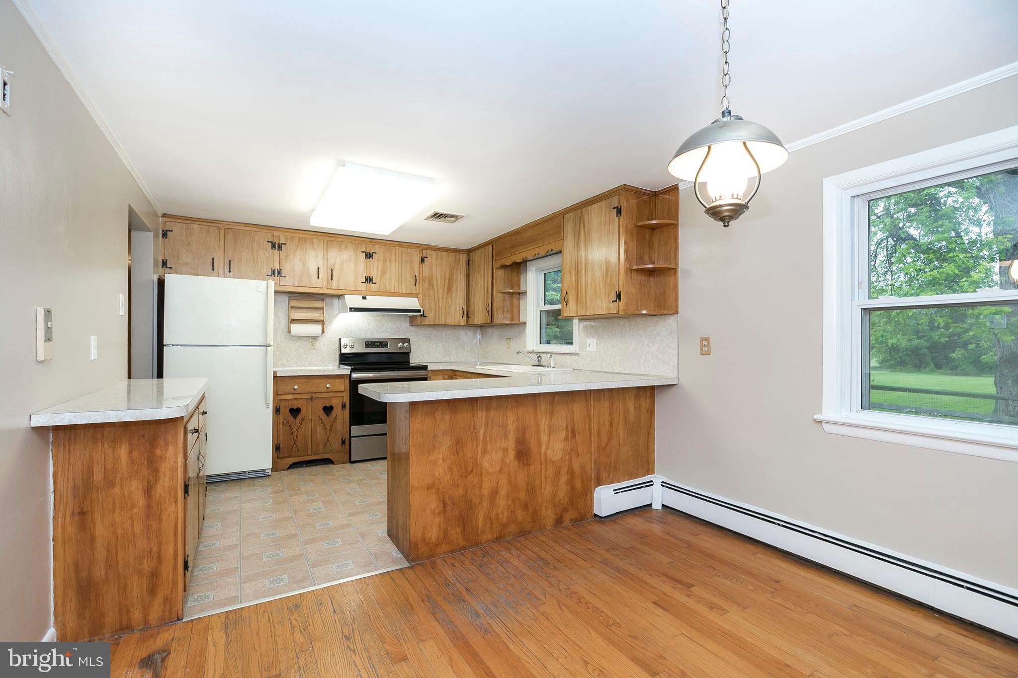 100 Wells Road Spring City, PA 19475 - Photo 21 of 33 Breakfast area