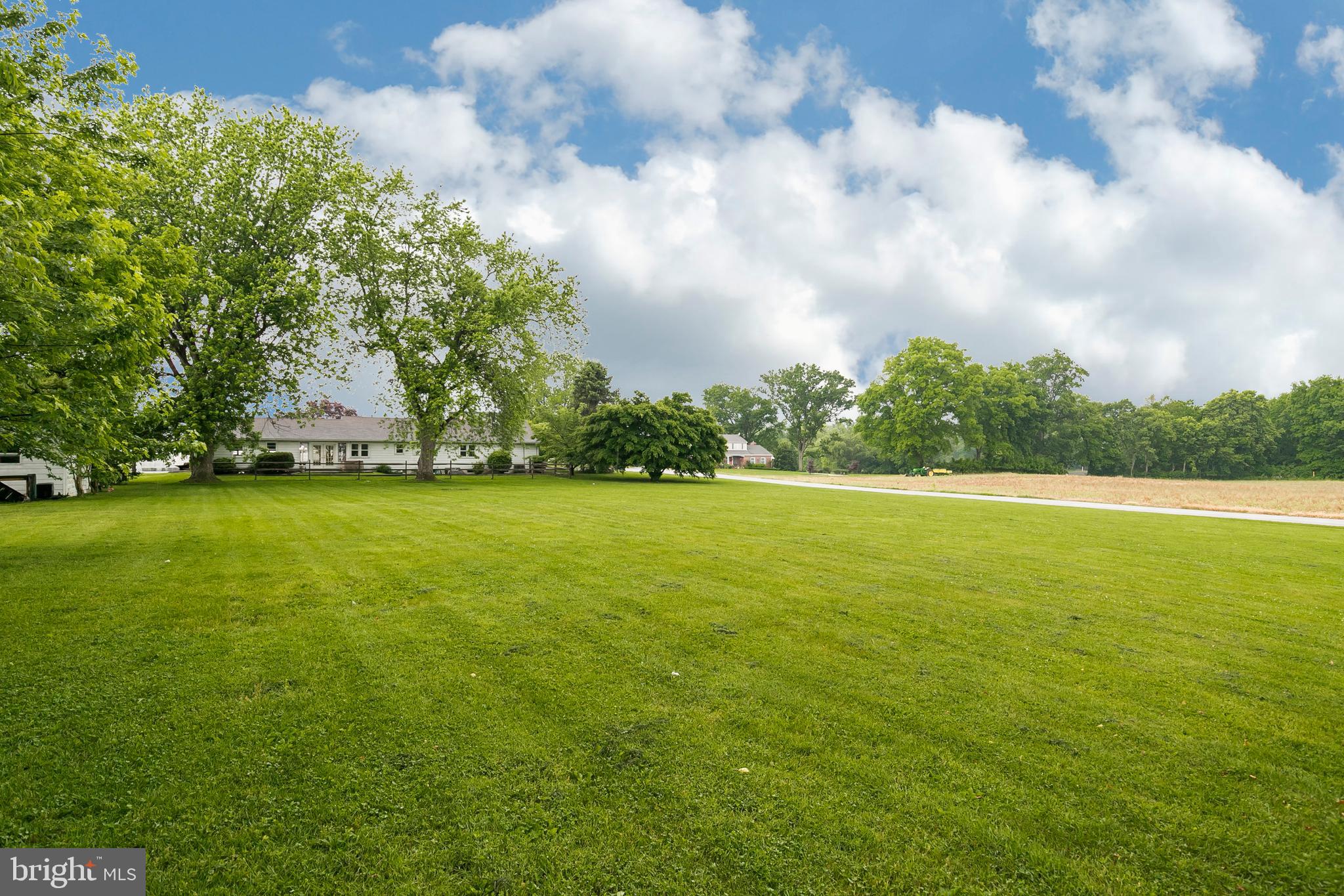 100 Wells Road Spring City, PA 19475 - Photo 8 of 33 Back yard