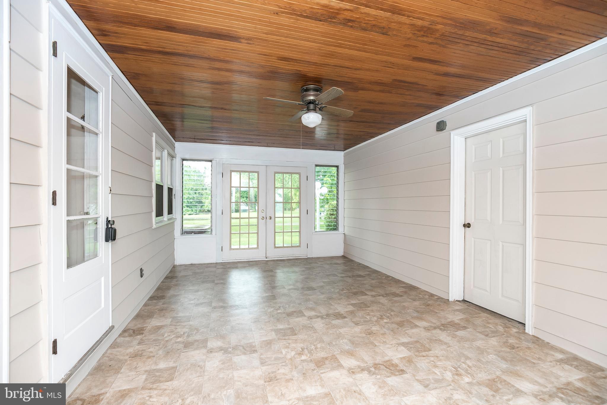 100 Wells Road Spring City, PA 19475 - Photo 9 of 33 Breezeway