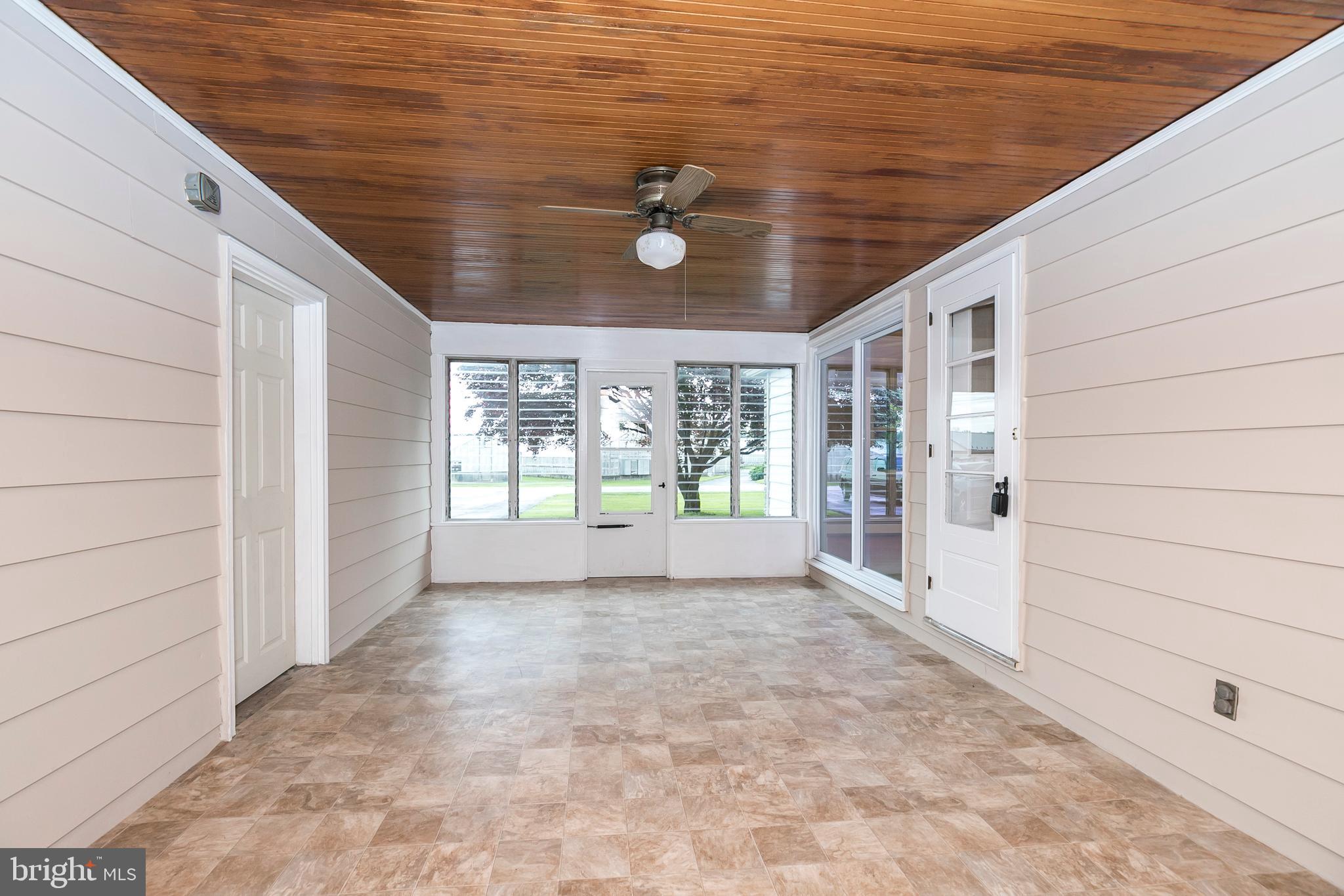 100 Wells Road Spring City, PA 19475 - Photo 10 of 33 Breezeway