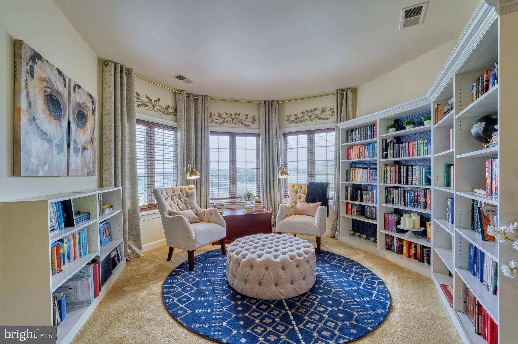 35467 Sunny Ridge Road Round Hill, VA 20141 - Photo 34 of 74 Enjoy the Sitting Area
