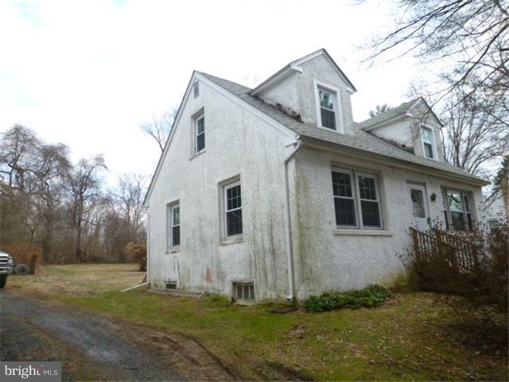 511 Ridge Avenue Media, PA 19063 - Photo 2 of 15 Exterior Front