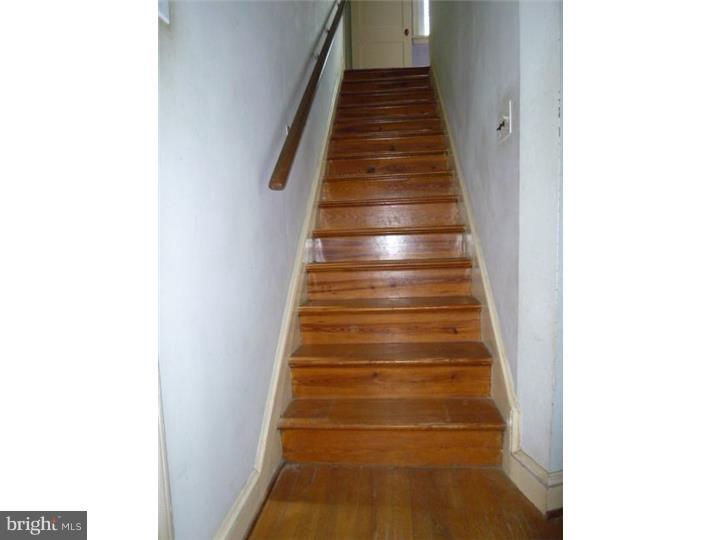 511 Ridge Avenue Media, PA 19063 - Photo 12 of 15 Hallway