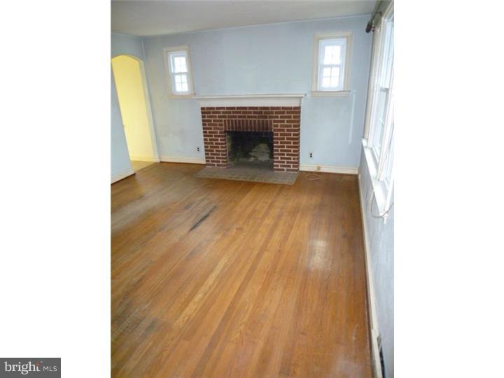 511 Ridge Avenue Media, PA 19063 - Photo 5 of 15 Living Room