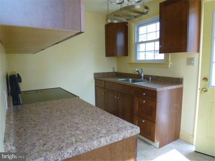 511 Ridge Avenue Media, PA 19063 - Photo 8 of 15 Kitchen