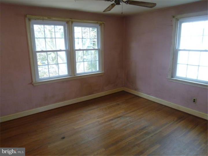 511 Ridge Avenue Media, PA 19063 - Photo 9 of 15 Bedroom - Main