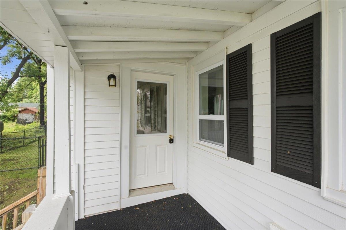 109 County Street Bennington, VT 05201 - Photo 3 of 37