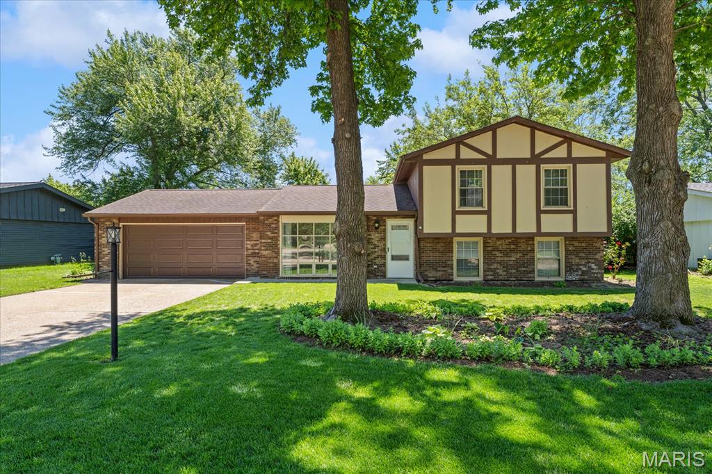 904 Fort Henry Road Belleville, IL 62221 - Photo 1 of 35