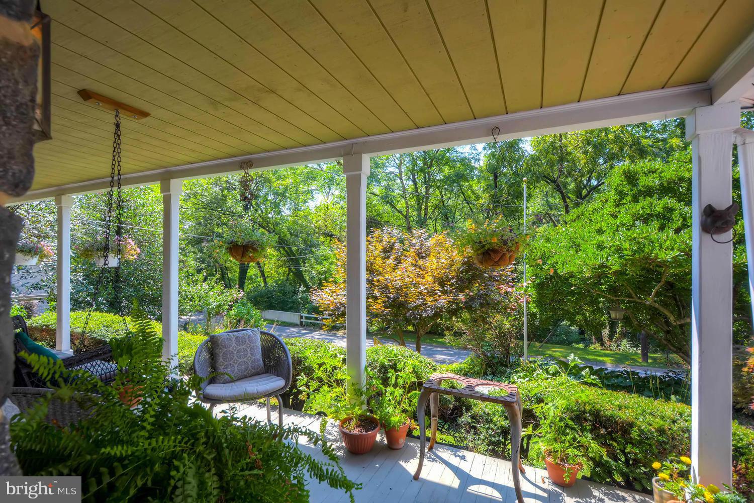 5106 North Franklintown Road Baltimore, MD 21207 - Photo 2 of 22 a garden view with a seating space