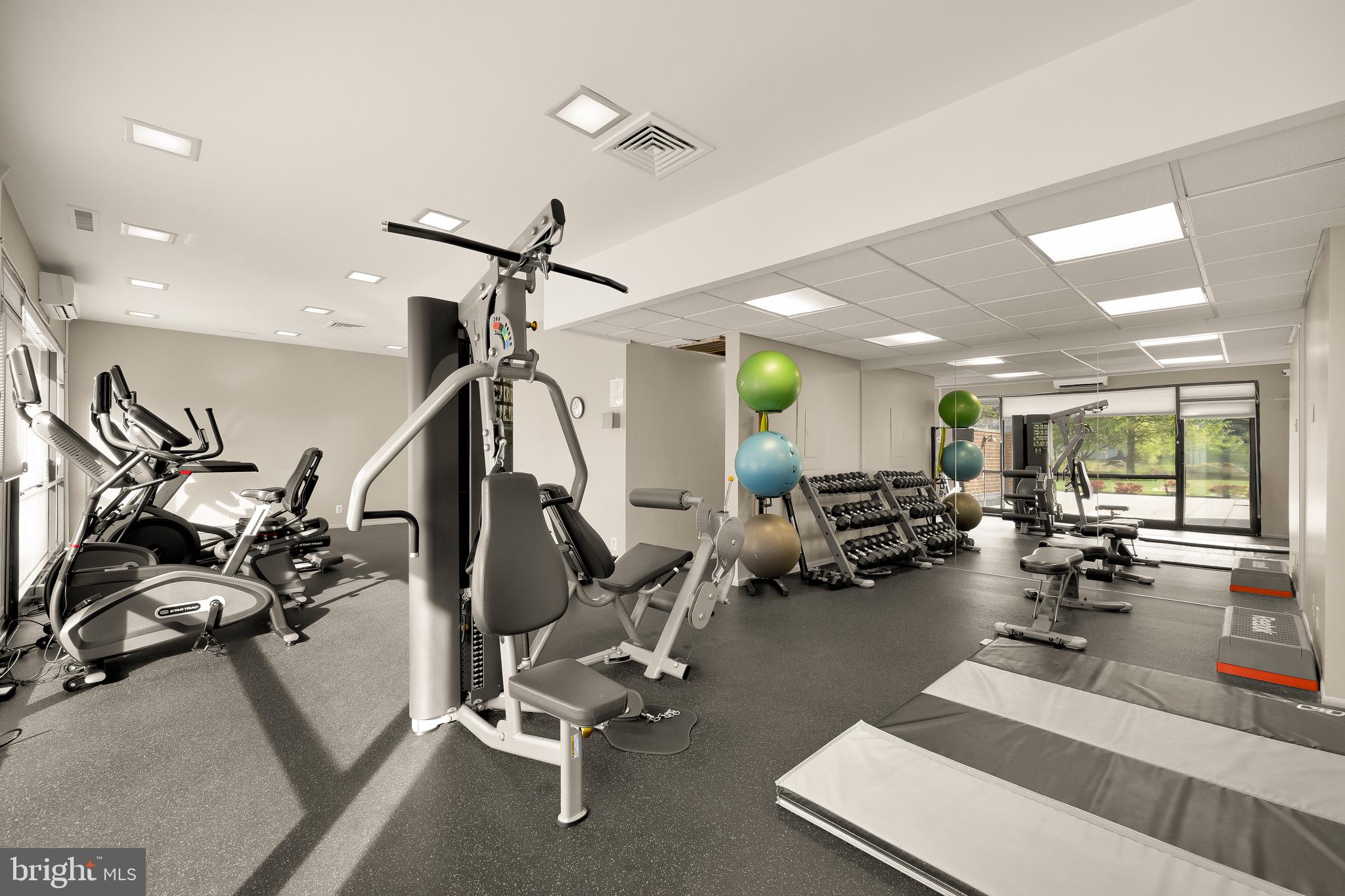 6800 Fleetwood Road, Unit 901 McLean, VA 22101 - Photo 20 of 25