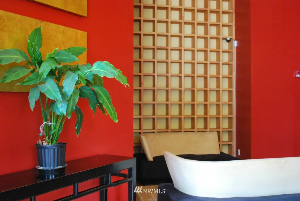 668 South Lane Street, Unit 506 Seattle, WA 98104 - Photo 2 of 13