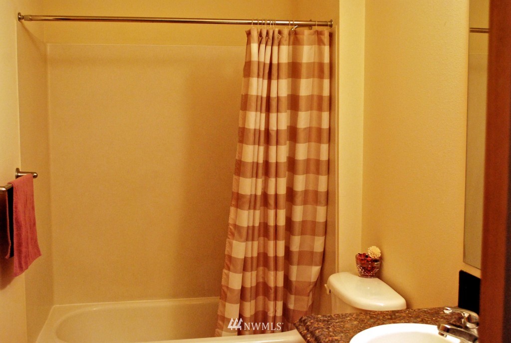 668 South Lane Street, Unit 506 Seattle, WA 98104 - Photo 6 of 13