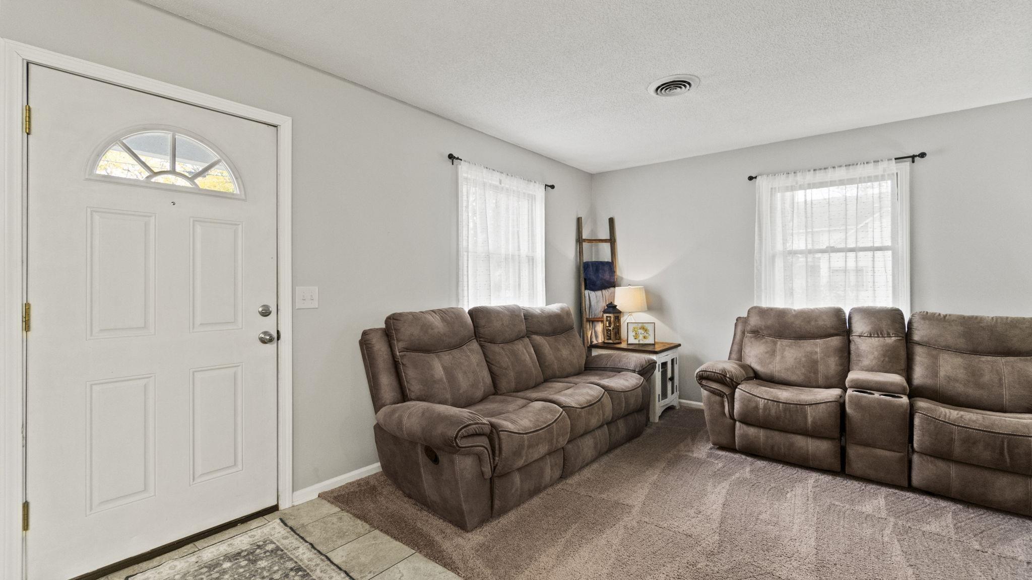 15916 Lima Road Huntertown, IN 46748 - Photo 3 of 33