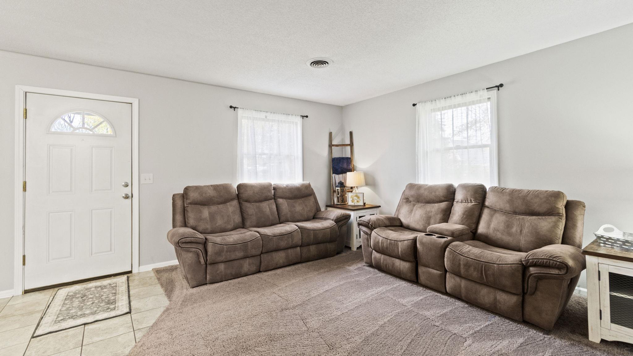 15916 Lima Road Huntertown, IN 46748 - Photo 4 of 33