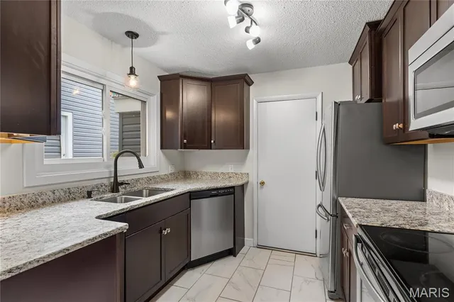 $299,000 | 1011 Fairways Drive, Lake St. Louis, MO 63367