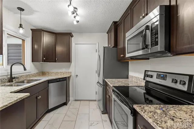 $280,000 | 1011 Fairways Drive, Lake St. Louis, MO 63367