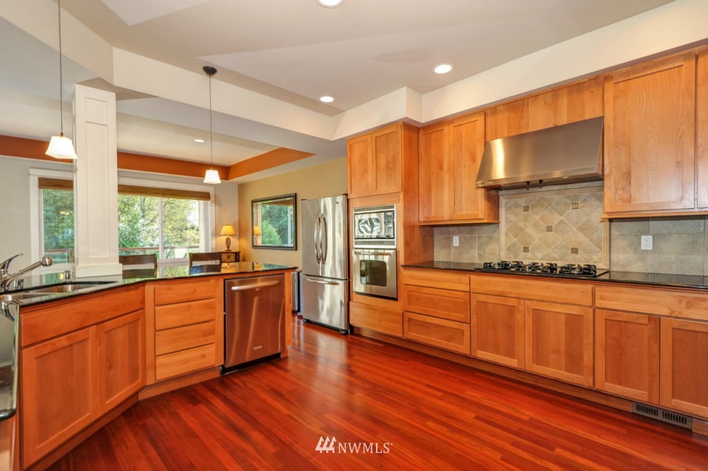 10317 Northeast 190th Street Bothell, WA 98011 - Photo 2 of 15 Gallery Image 2