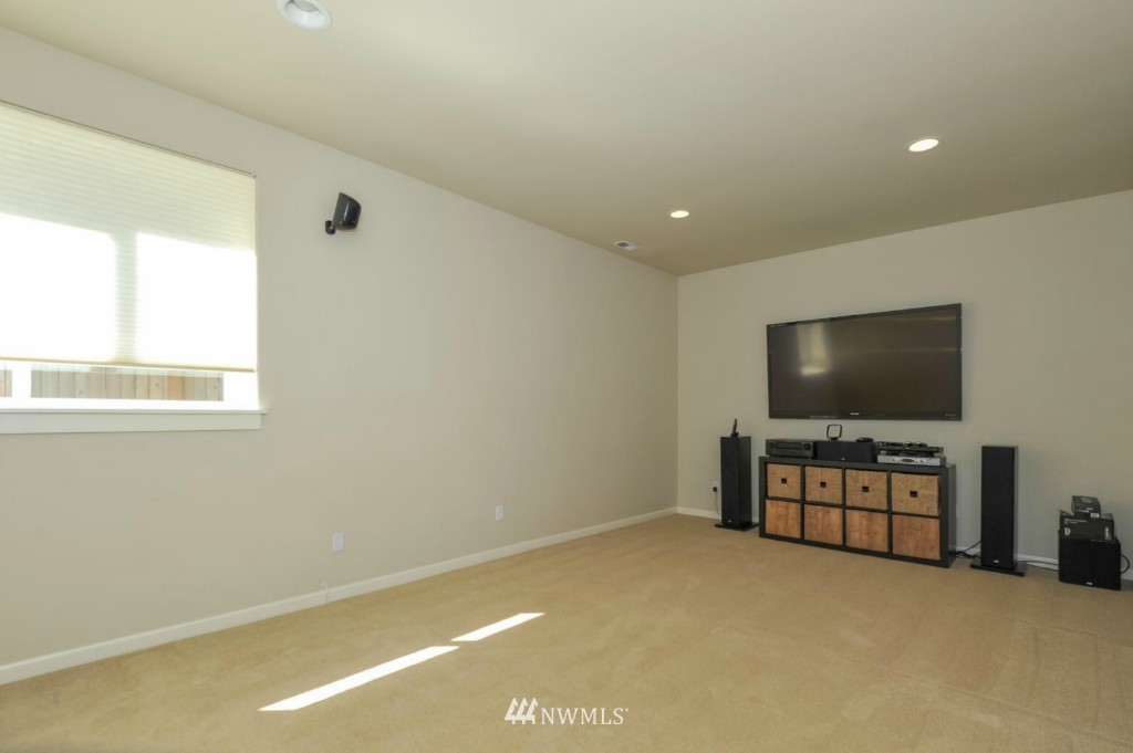 10317 Northeast 190th Street Bothell, WA 98011 - Photo 12 of 15 Gallery Image 12